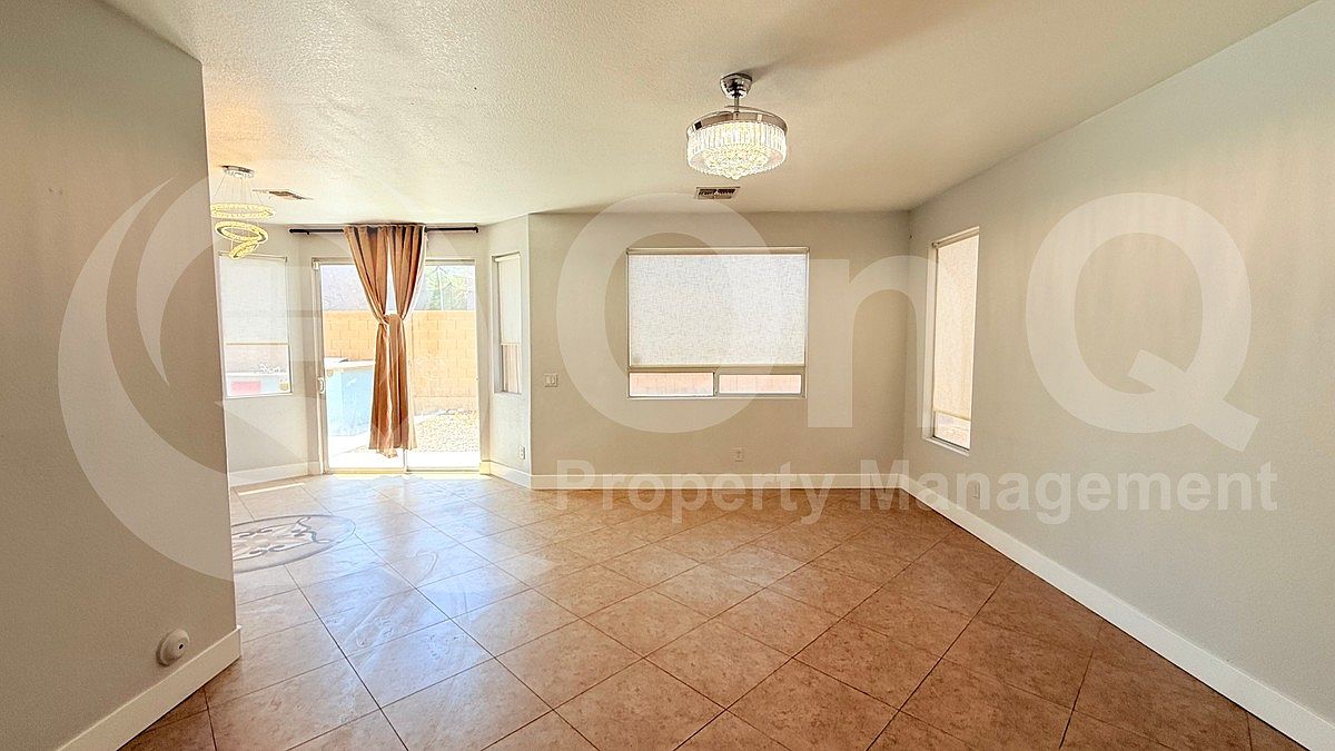 1103 E Grove St Phoenix, AZ 85040 photo 3