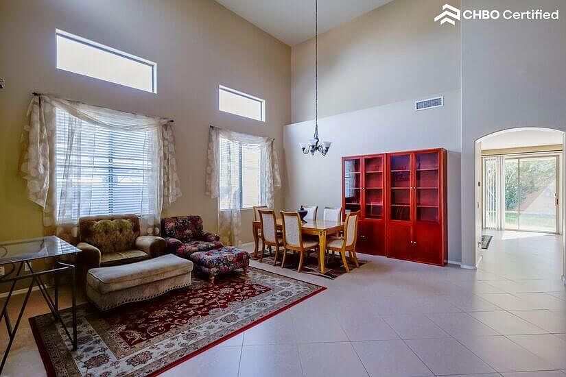 8607 W Brown St photo 3