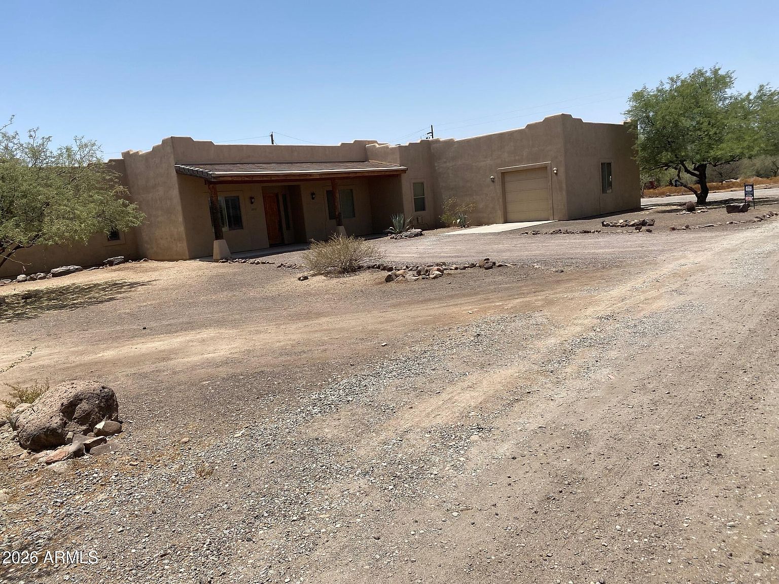2433 W Desert Hills Estate Dr photo 2