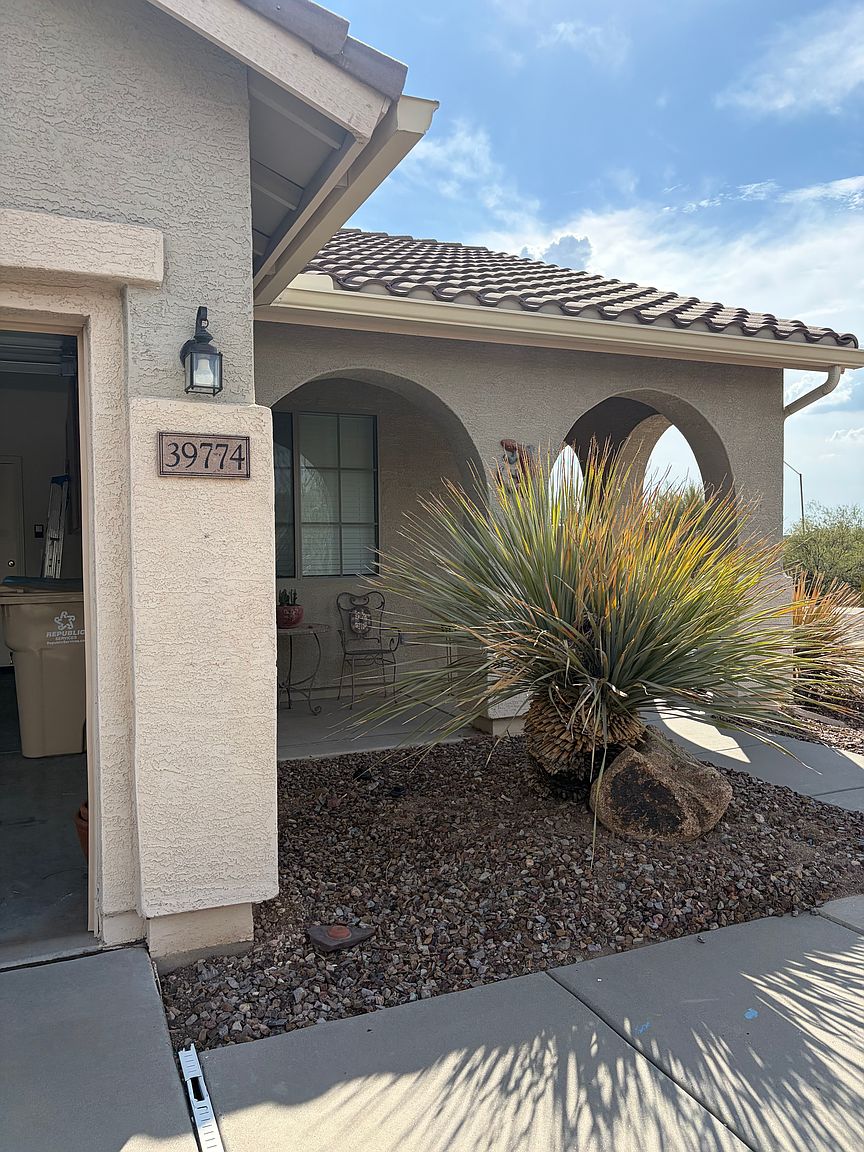 39774 N High Noon Way photo 4