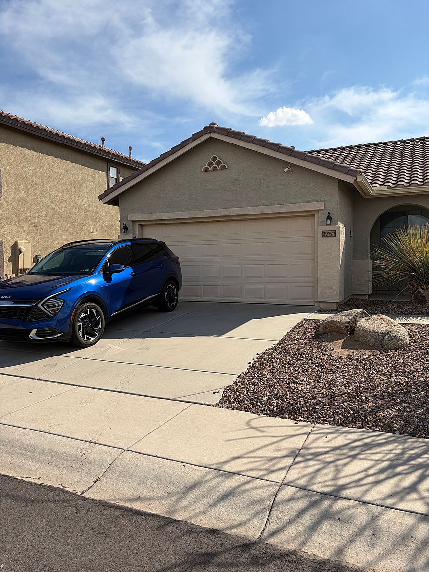 39774 N High Noon Way photo 2