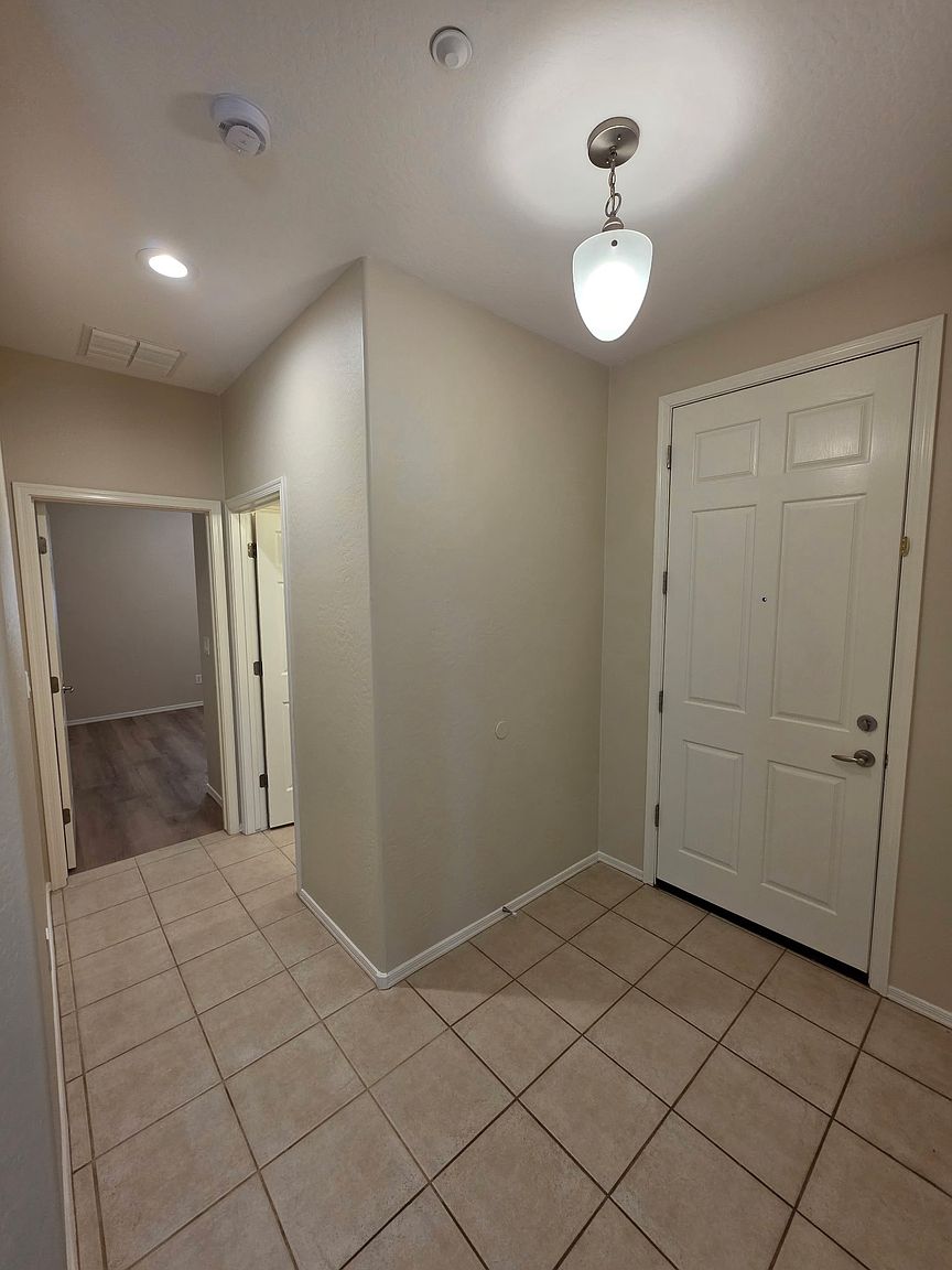 1879 W Owens Way photo 2