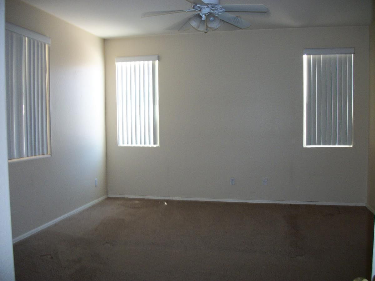 16913 W Nottingham Way photo 5