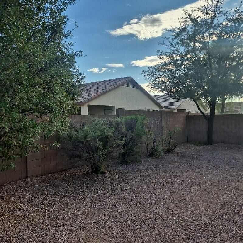 16953 W Bristol Ln photo 3
