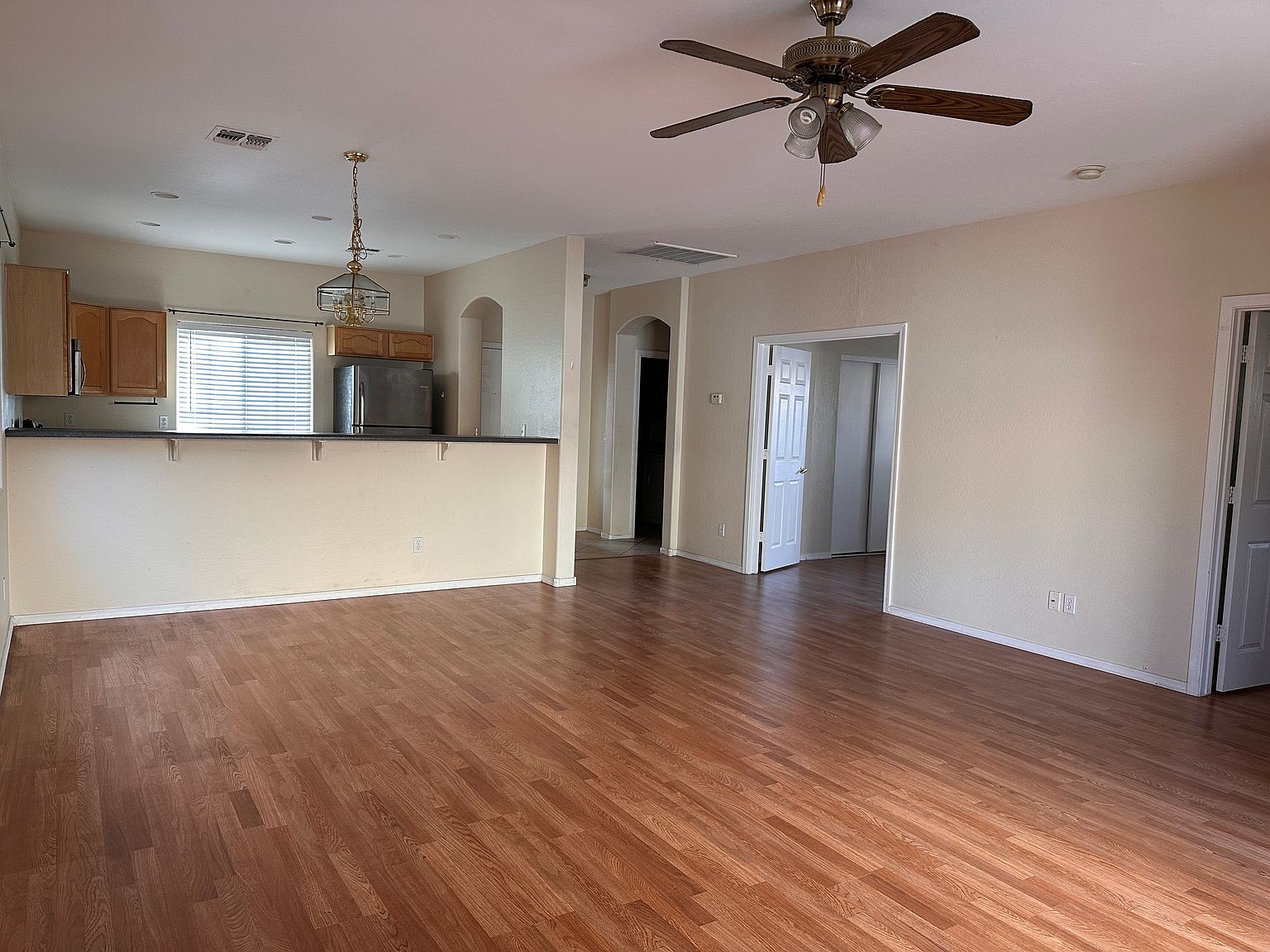 2073 N Arbor Ln photo 2