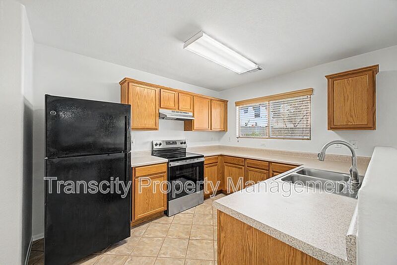 2755 S Southwind Dr photo 5