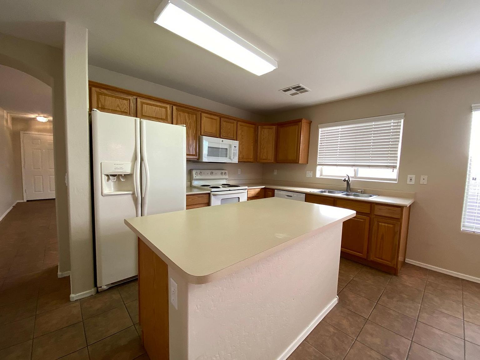 3905 E Cloudburst Dr photo 3