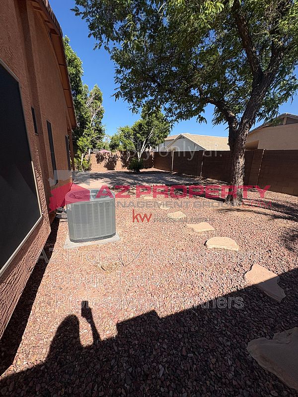 15745 W Latham St photo 3