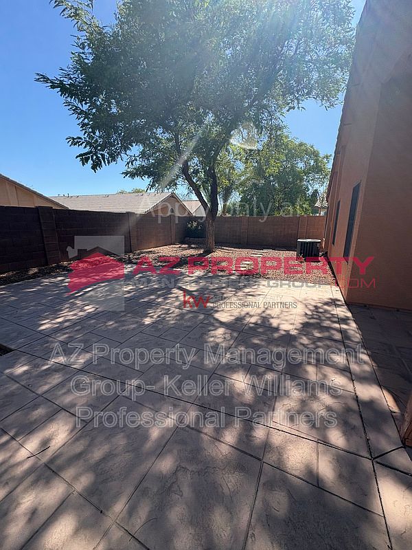 15745 W Latham St photo 4