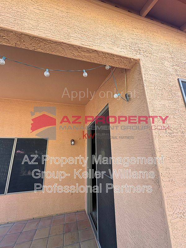 15745 W Latham St photo 5
