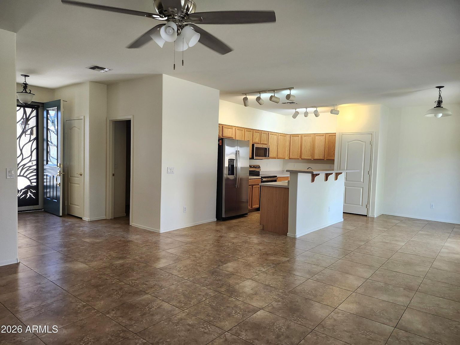 17938 W Port Royale Ln Surprise, AZ 85388 photo 3