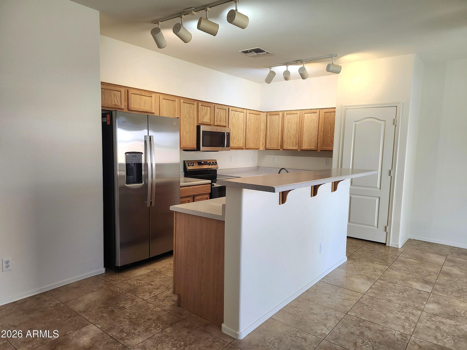 17938 W Port Royale Ln Surprise, AZ 85388 photo 4