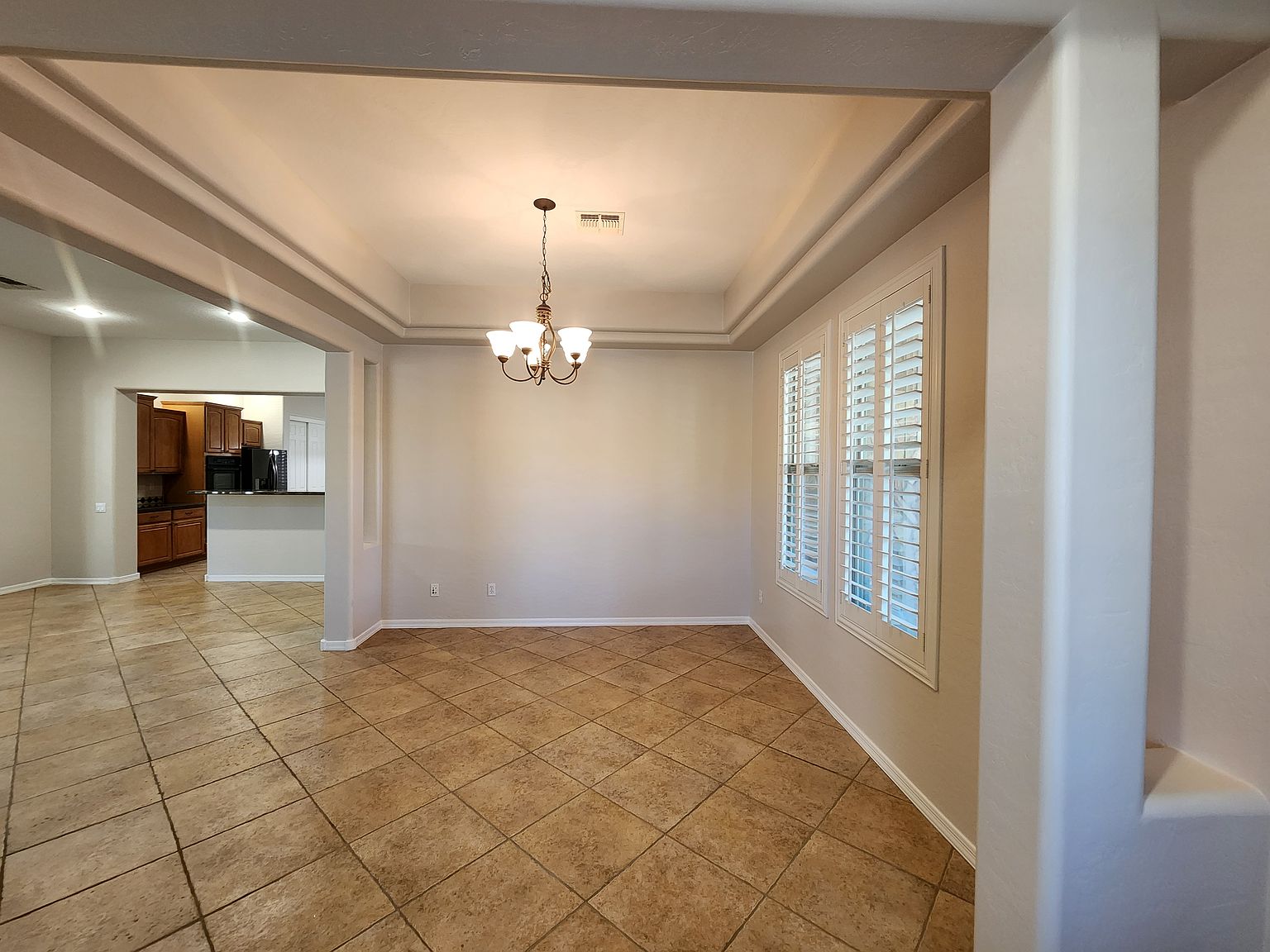 20897 W Court St photo 3
