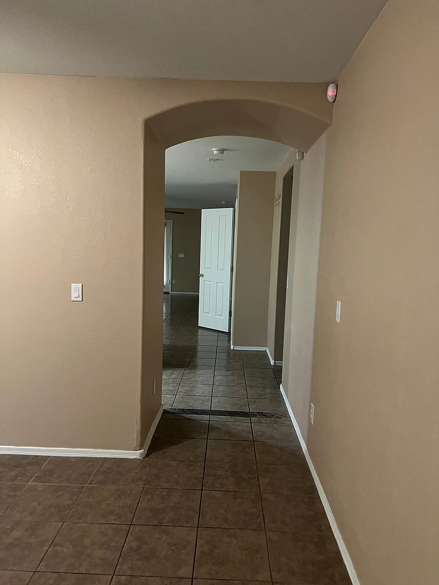 13133 W Fairmont Ave photo 5