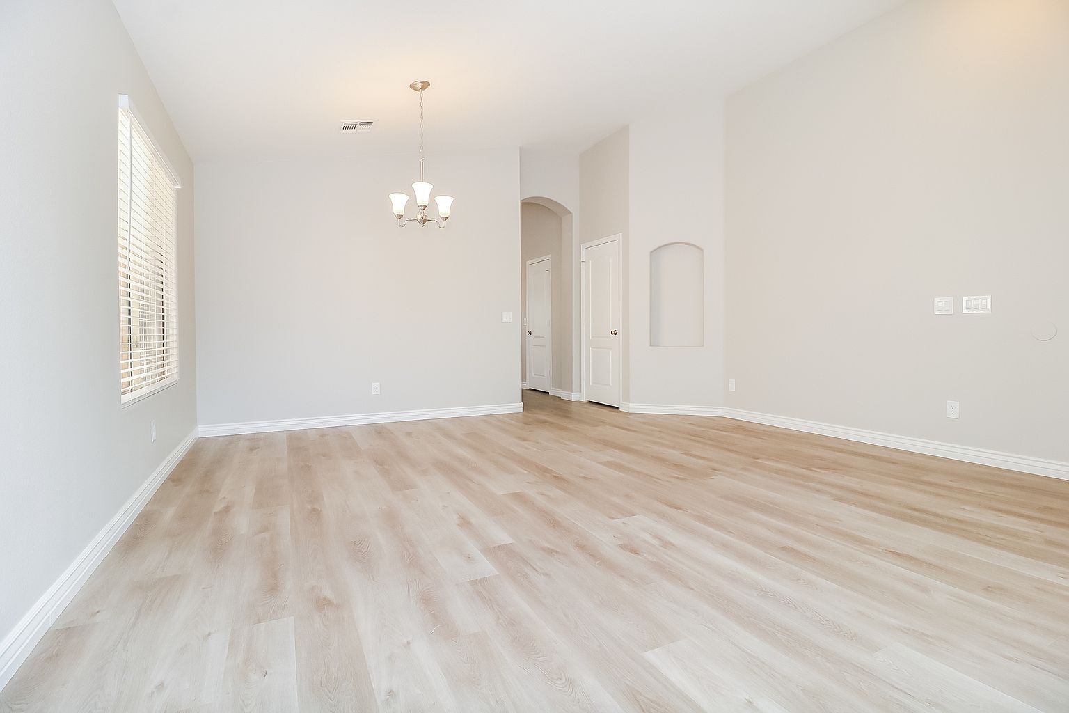 12424 W San Miguel Ave photo 5