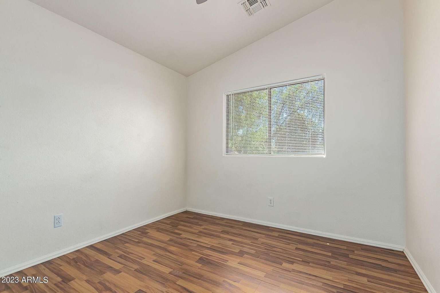 12406 W Vermont Ave photo 2