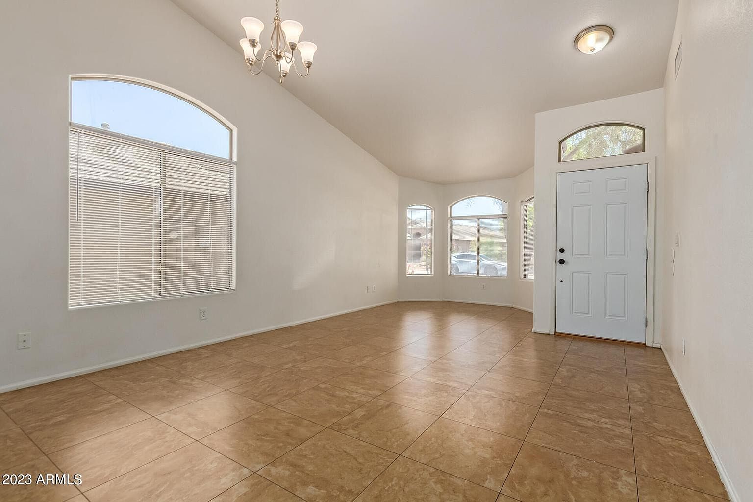 12406 W Vermont Ave photo 4