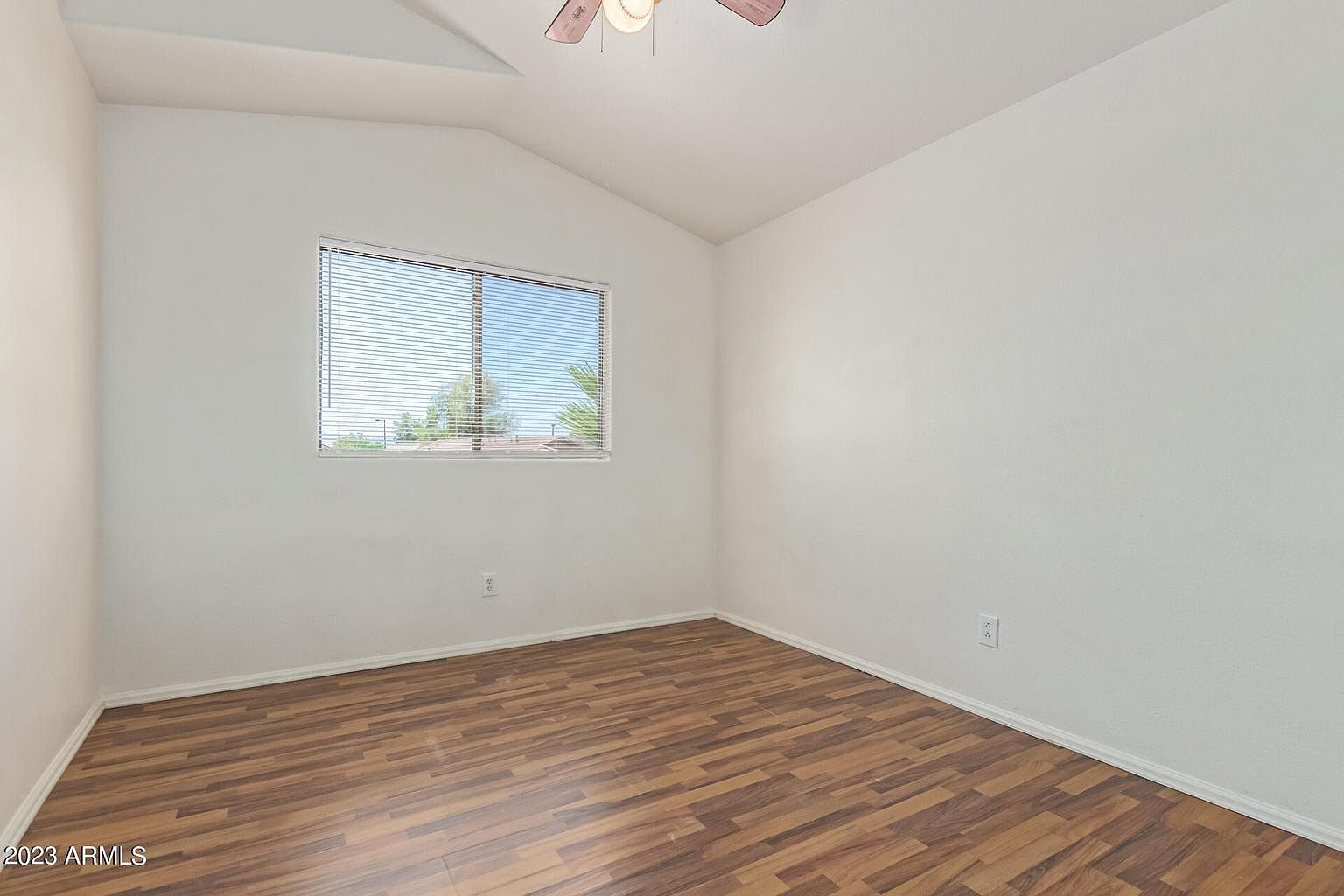 12406 W Vermont Ave photo 5