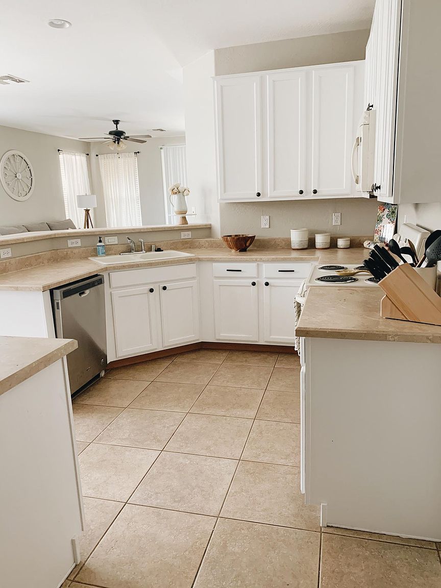 13547 W Country Gables Dr photo 4