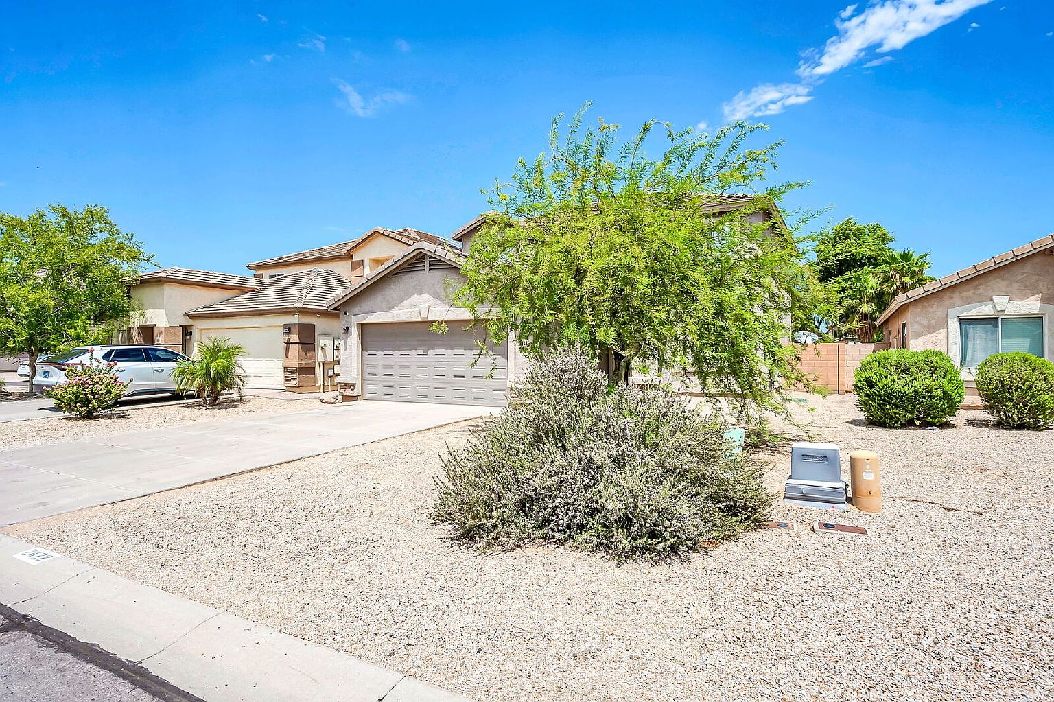 2422 E Olivine Rd photo 4