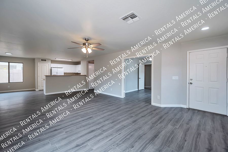 1735 E San Xavier Dr photo 2