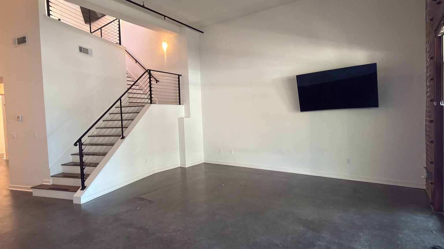 594 Manzana Pl photo 3