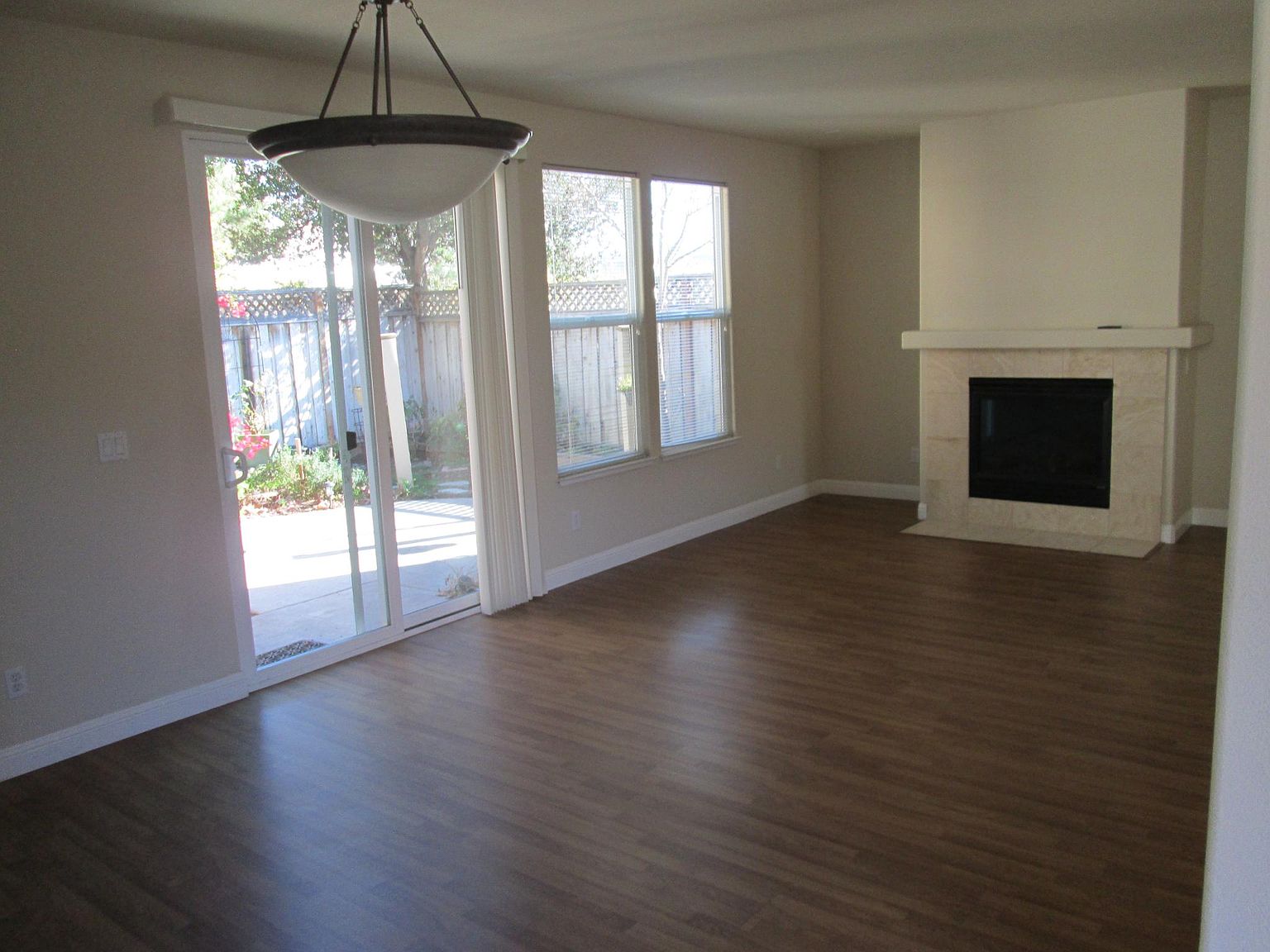 5042 Gelia Way photo 2