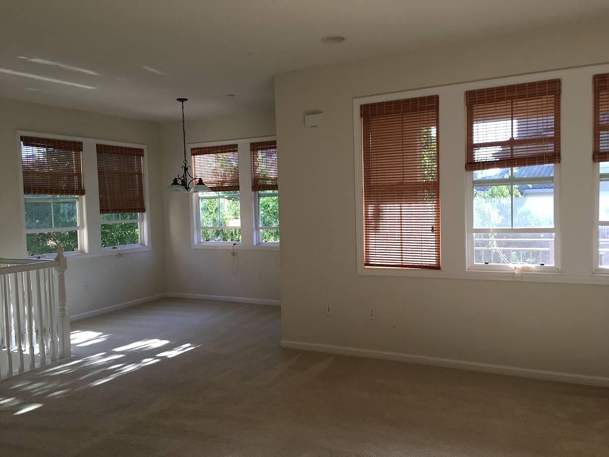 4365 Fitzwilliam St photo 3