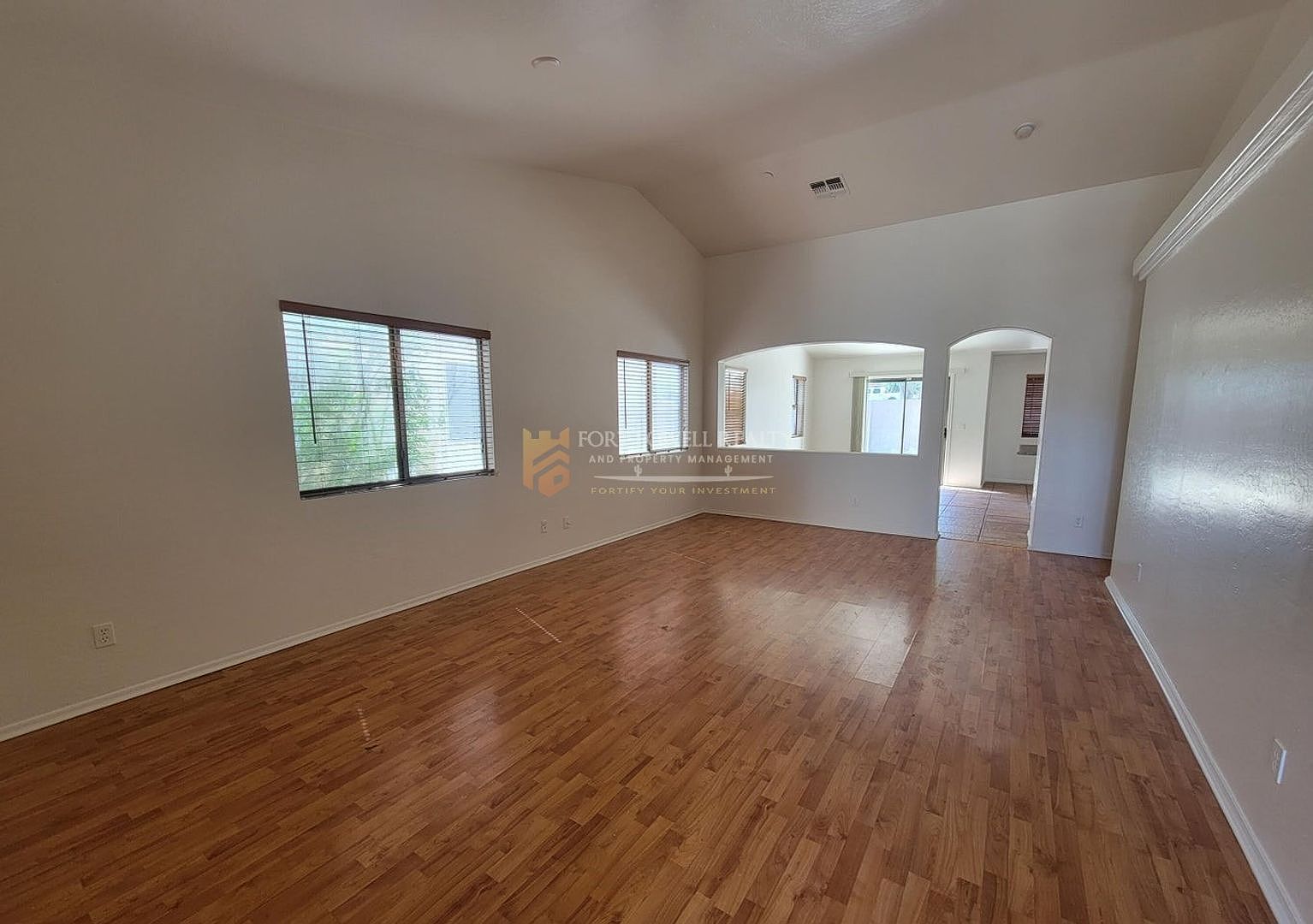 3133 W Huntington Dr Phoenix, AZ 85041 photo 4