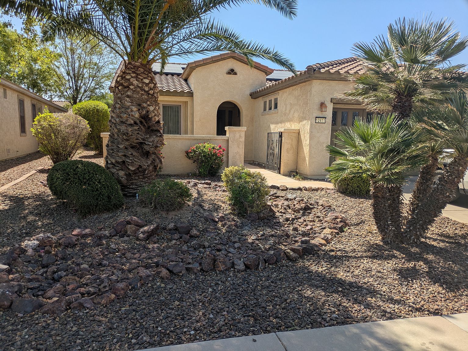 12411 W Roberta Ln Peoria, AZ 85383 photo 2