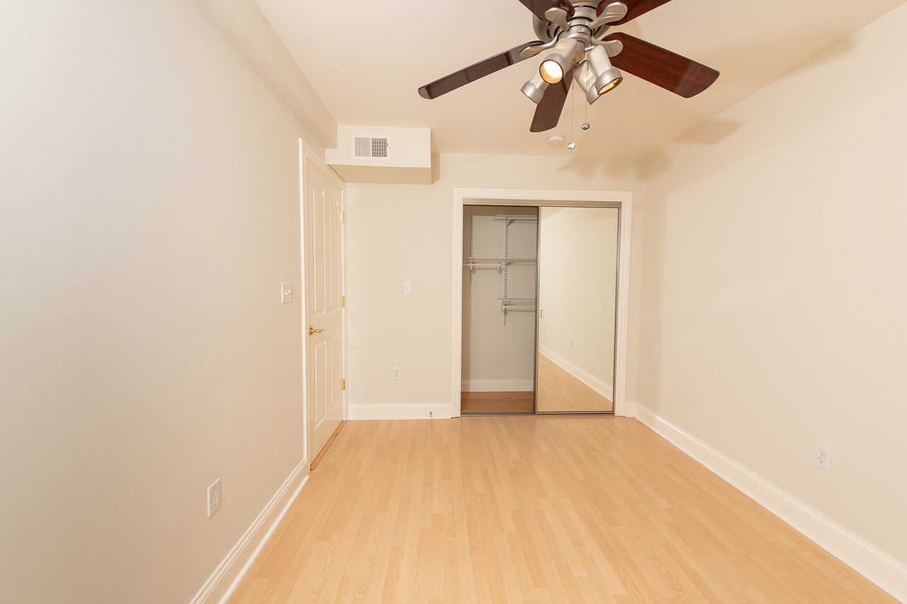 70 Gladys St photo 5