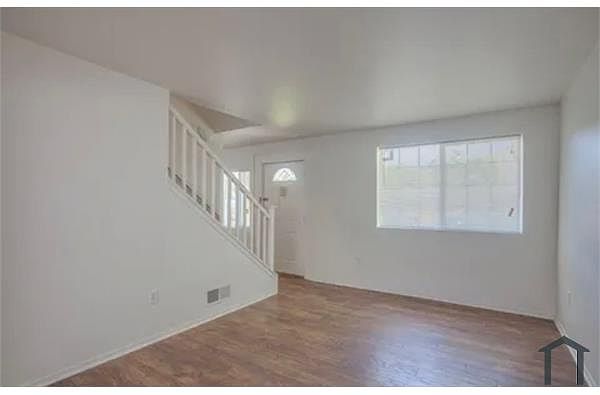 503 Daniels Ave photo 4