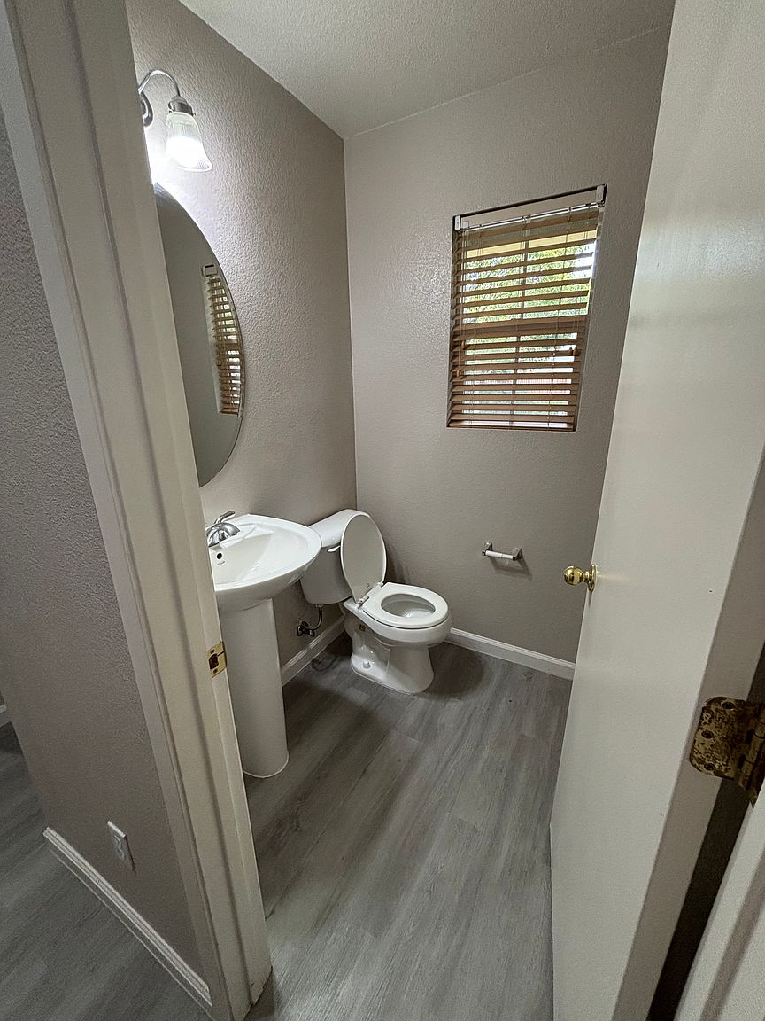 3196 Puffin Cir photo 4