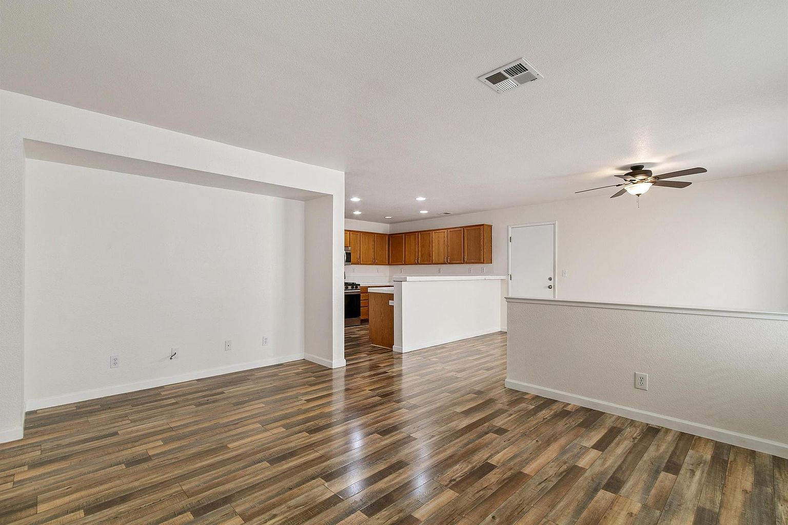 3215 Puffin Cir photo 4