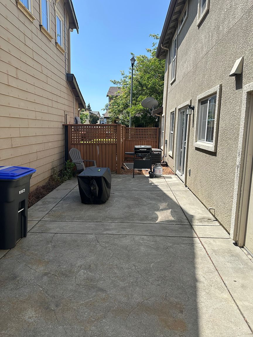 3056 Puffin Cir photo 5