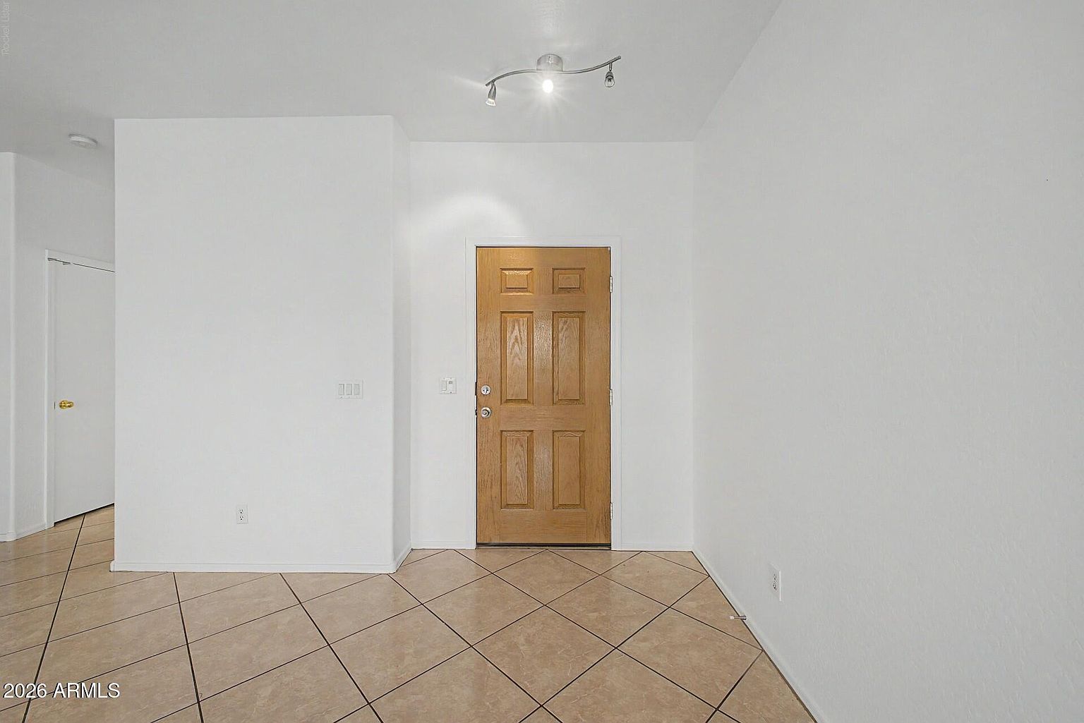 7027 W Lincoln St Peoria, AZ 85345 photo 4