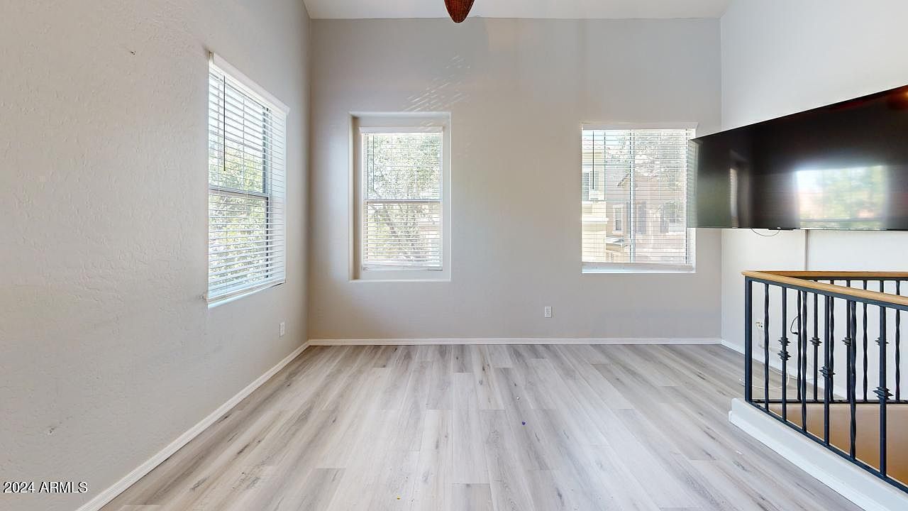 164 W Campbell Ct photo 5