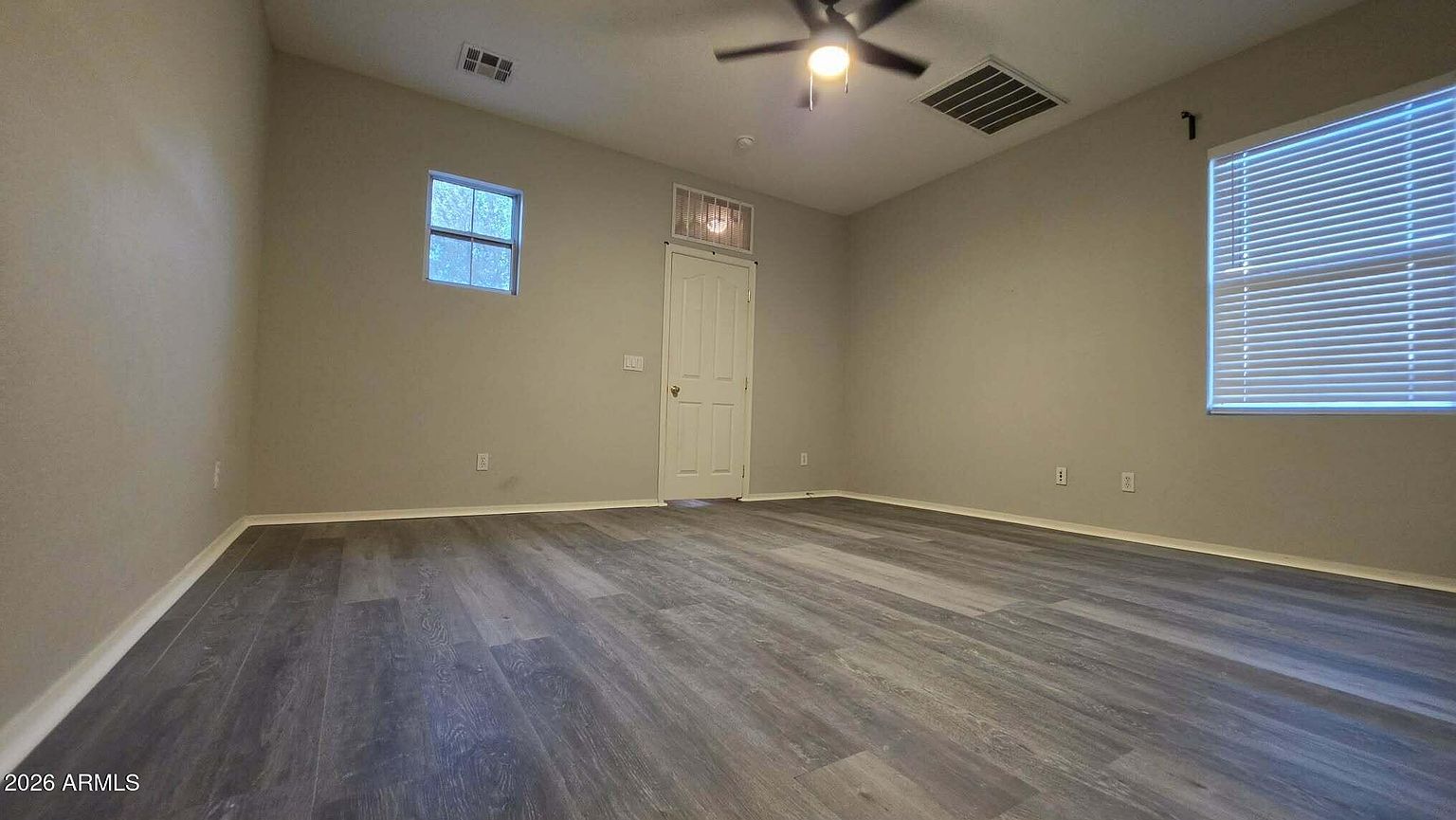 160 W Heather Ct photo 3