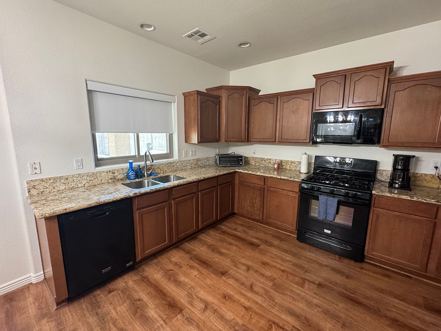 1511 E Joseph Way photo 3