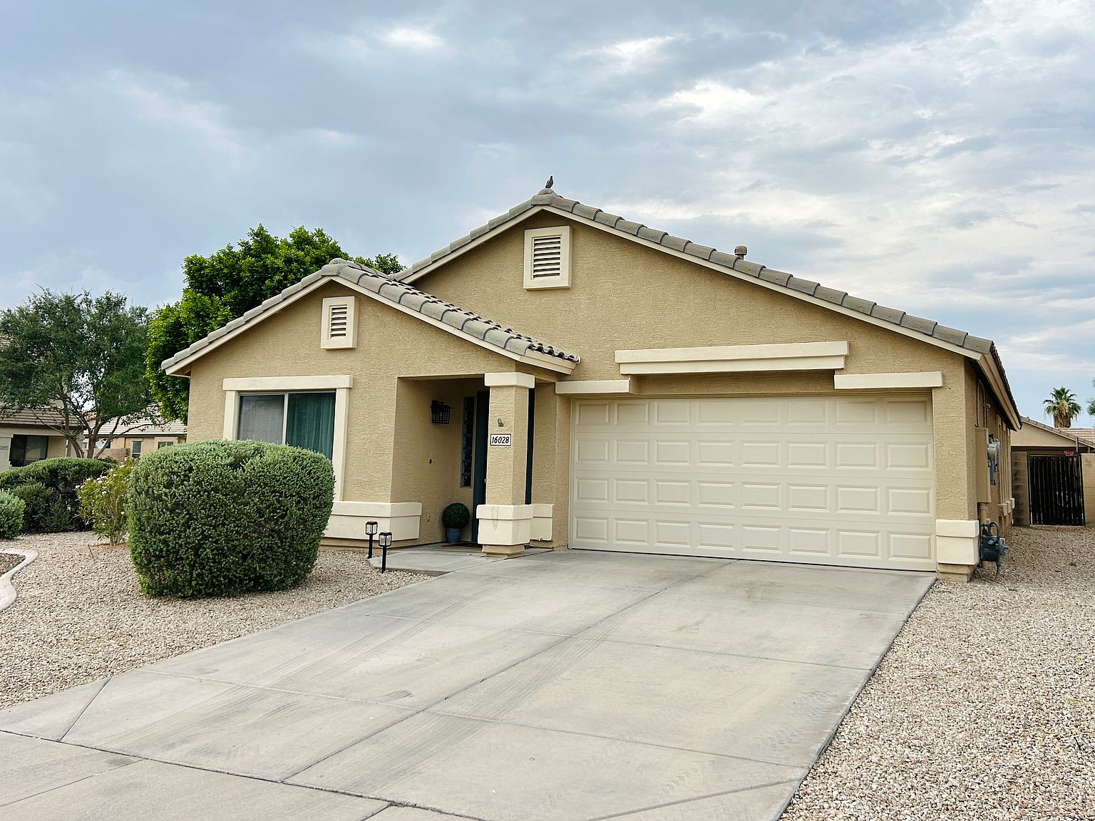 16028 W Meade Ln photo 3