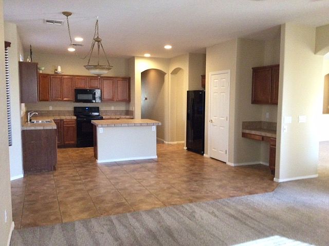 1545 E Irene Dr photo 3