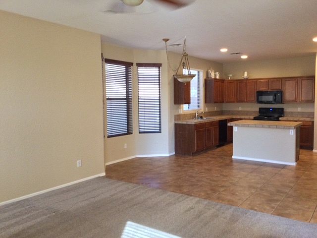 1545 E Irene Dr photo 2