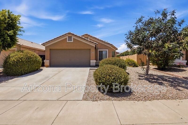 3759 W Santa Cruz Ave photo 2