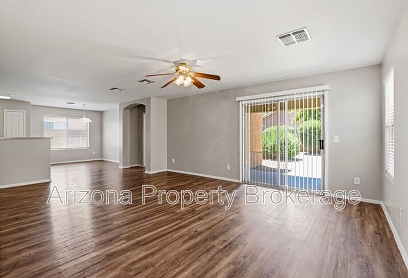 3759 W Santa Cruz Ave photo 4
