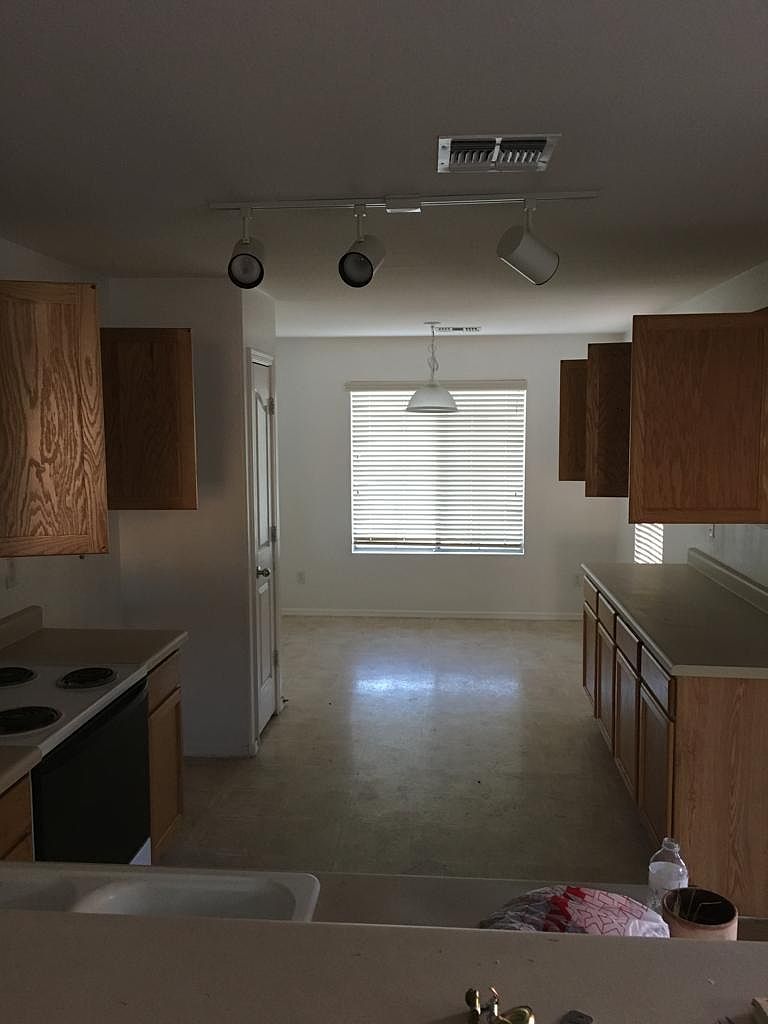 44903 W Gavilan Dr photo 3