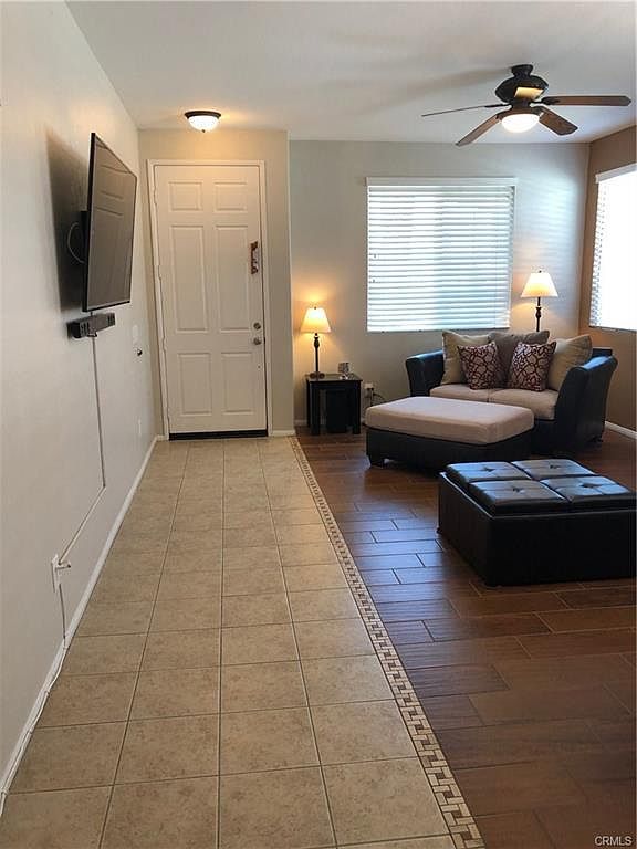 45204 Almora St photo 2
