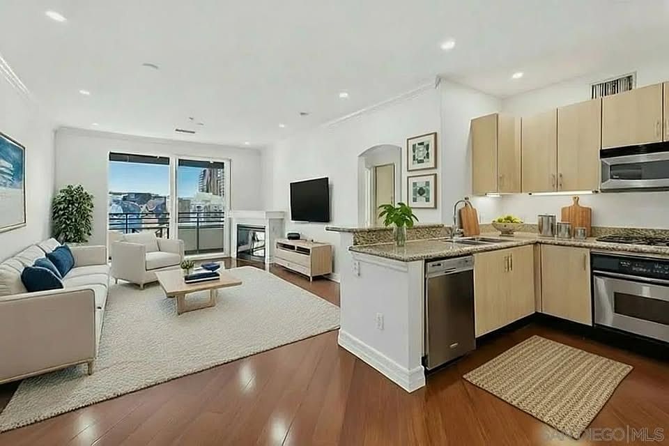 Park Boulevard West photo 2