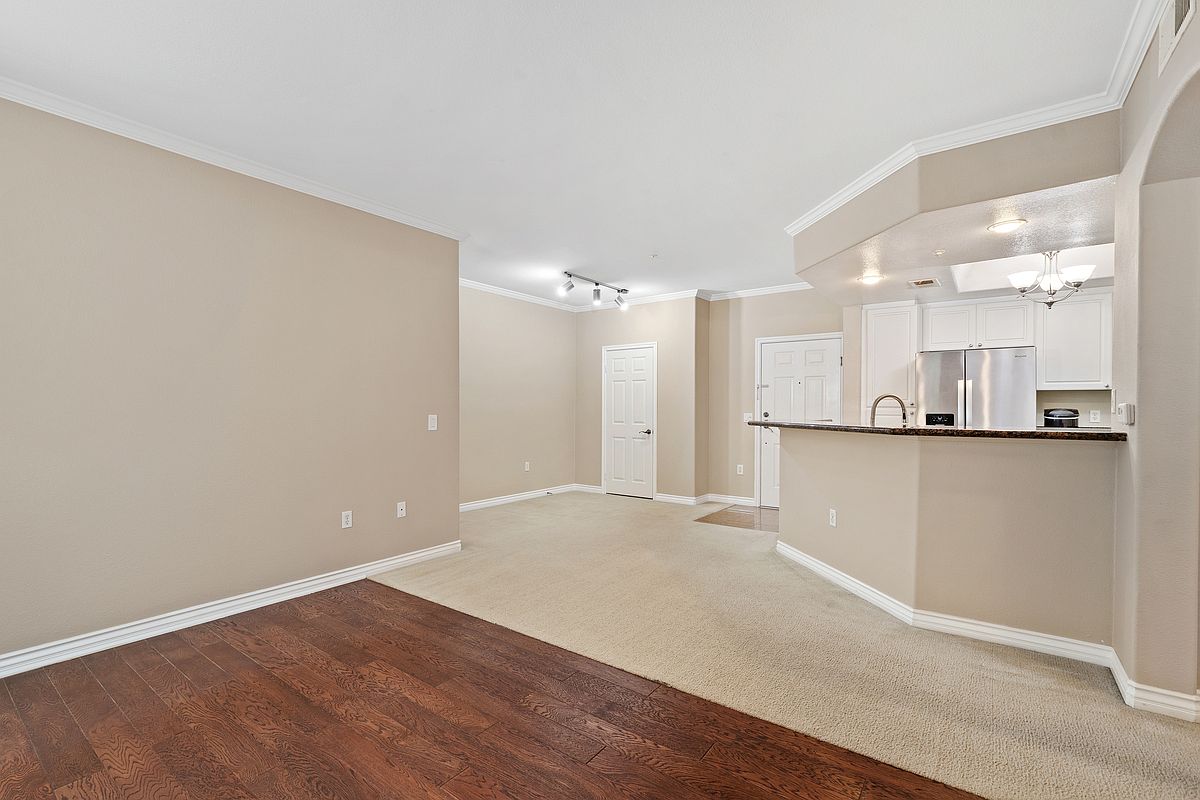4155 Executive Dr photo 4