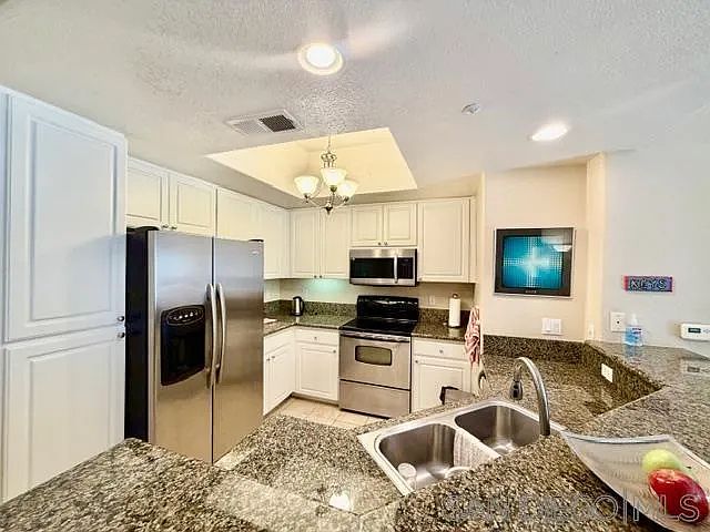 9255 Regents Rd photo 5