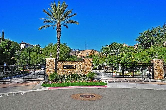 2676 Villas Way photo 2